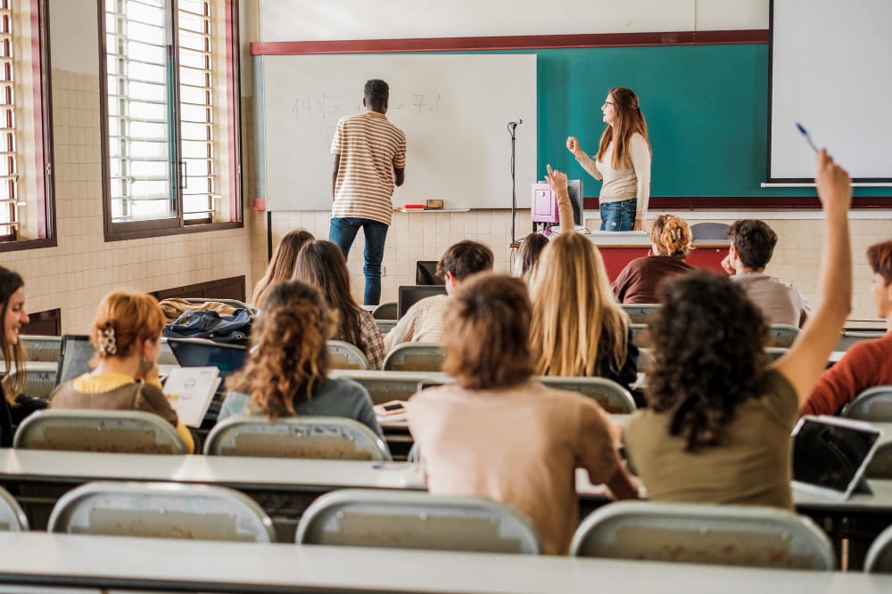 Imagem de Accessing Financial Aid for University Studies